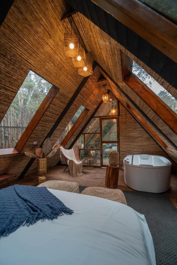 Отель Bubblesky Glamping Гуатапе Экстерьер фото